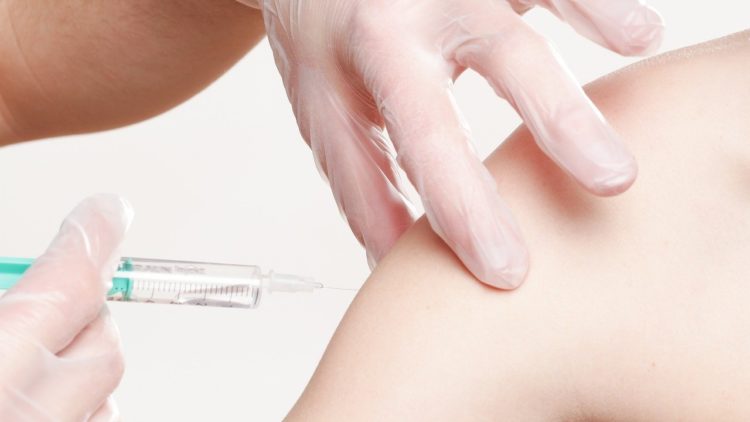 Фейки о вакцинации будут преследоваться по закону