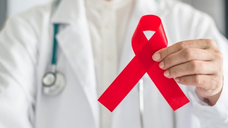 Пациентам с ВИЧ просят увеличить бюджет на лекарства