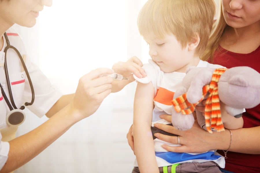 Центр Чумакова планирует выпустить первую российскую неживую вакцину от .