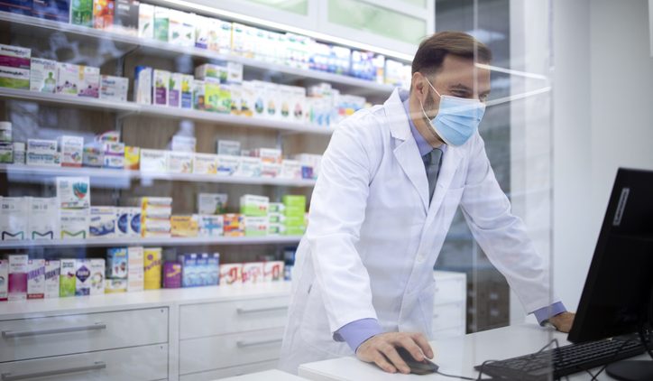Запасы жизненно важных лекарств в аптеках будут пополнять заранее