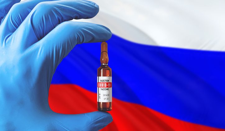 Эксперт назвал российские вакцины эффективными против осложнений COVID-19