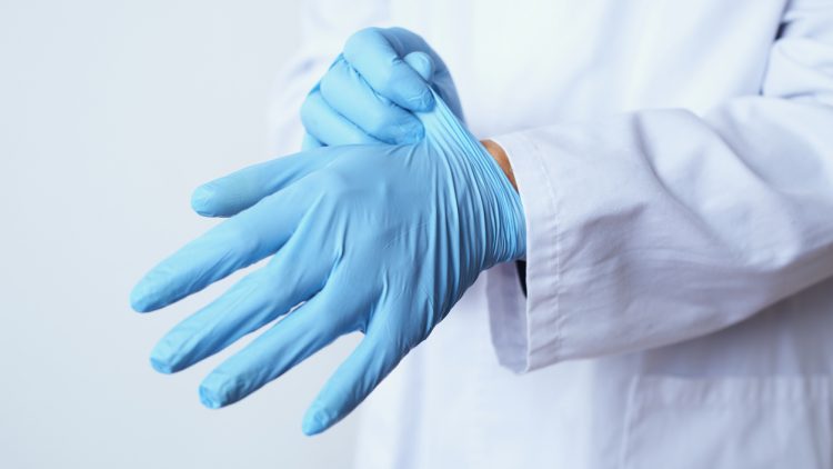 Производство медицинских перчаток может открыться в Калининградской области