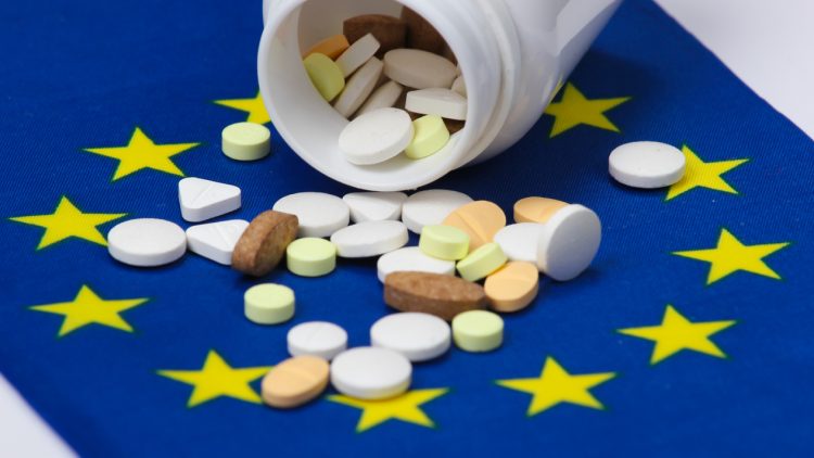 Импорт лекарств в Россию из Евросоюза растет, но доля ЕС на российском фармрынке снижается