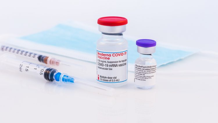В США запретили использовать старые версии мРНК-вакцин Moderna и Pfizer/BioNTech от COVID-19