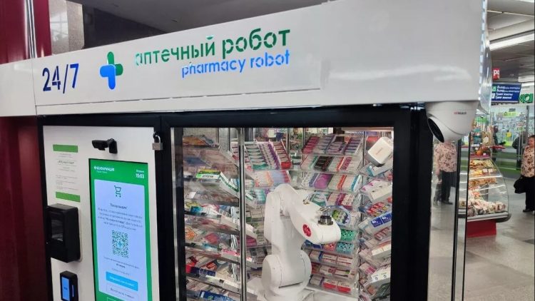 Первый робот-фармацевт с ИИ создан при участии российских ученых