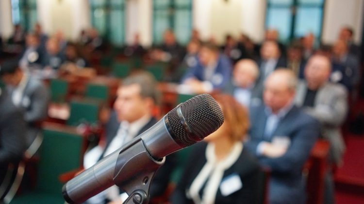 За помехи в проезде скорой предлагают ввести лишение прав