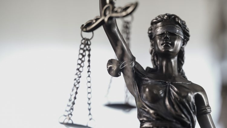 Райффайзенбанк через суд пытается взыскать долг «Р-Фарм» в 2,7 млрд рублей
