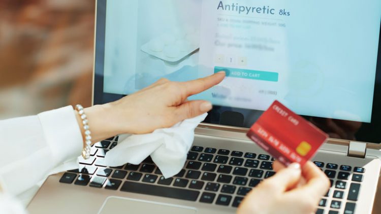 Эксперты предложили создать реестр незарегистрированных лекарственных средств и медицинских изделий для красоты