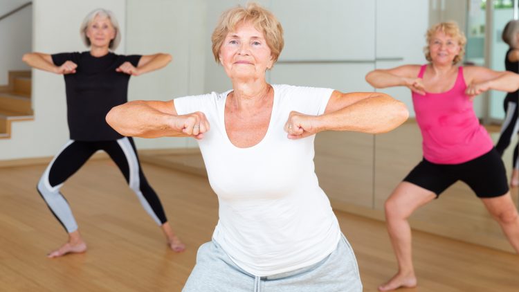 Способы продлить здоровую жизнь человеку ищут в российских научных центрах