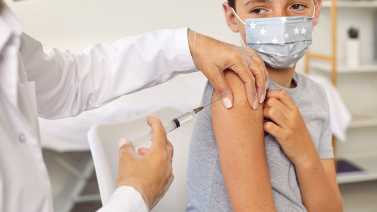 Заболеваемость  в России растет: врач рассказал, как защититься от внебольничной пневмонии