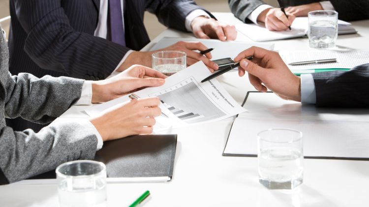 Общественные организации получили право участвовать в комиссии Минздрава по составлению перечней лекарств