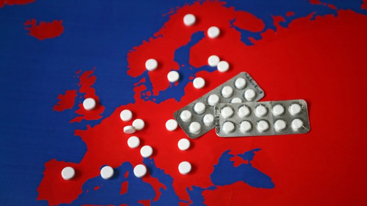 Эксперты по-разному объясняют рост закупок российских лекарств Евросоюзом