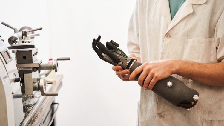 «Моторика» запускает обучение на инженеров-технологов по протезированию конечностей