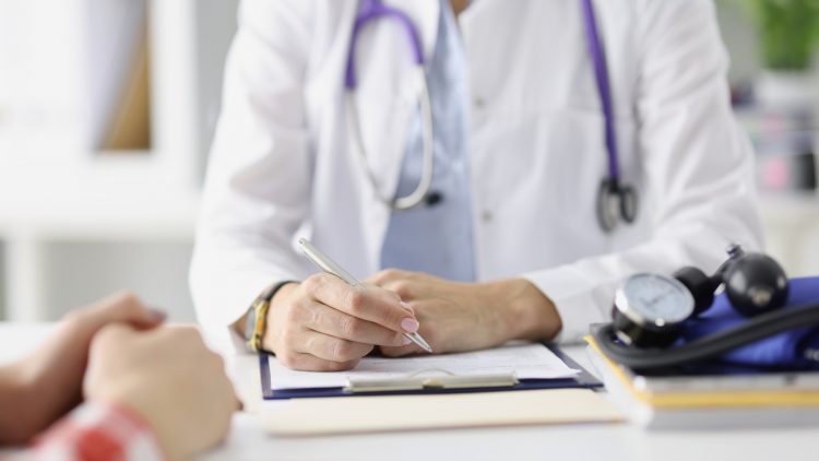 Медикам утвердили порядок назначения БАД пациентам