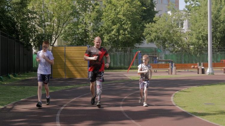 Ко Дню инвалидов вышла новая серия проекта МЕТИЗ о людях с ампутациями