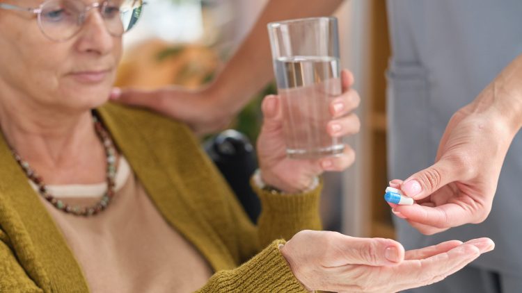 В США  испытают разработанный нейросетью препарат от болезни Паркинсона