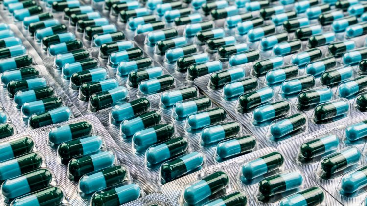 Эксперт удивился, как 700 производителей лекарств работают в России без обязательного сертификата GMP