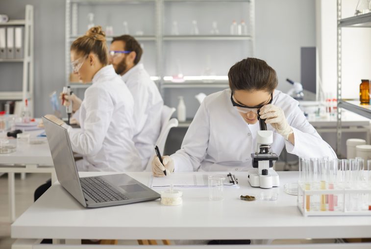 В РФ вводят госпошлину для проверки Росздравнадзором медицинских и фармацевтических учебных заведений