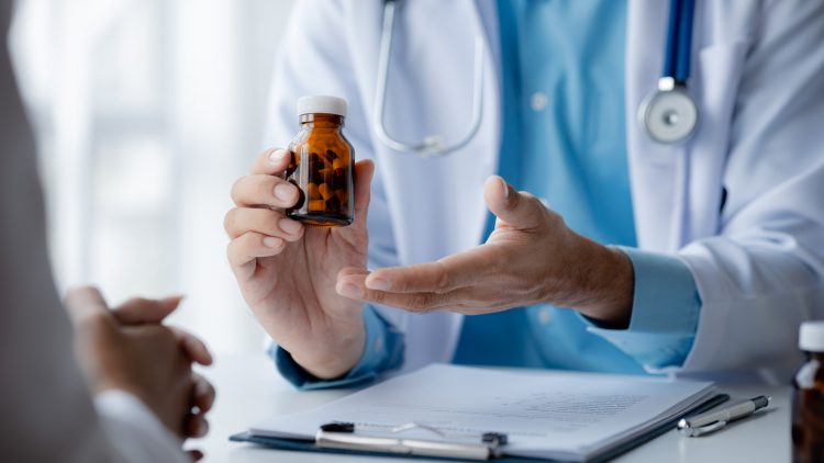 Почти половина врачей не могут по составу отличить эффективные БАД от бесполезных
