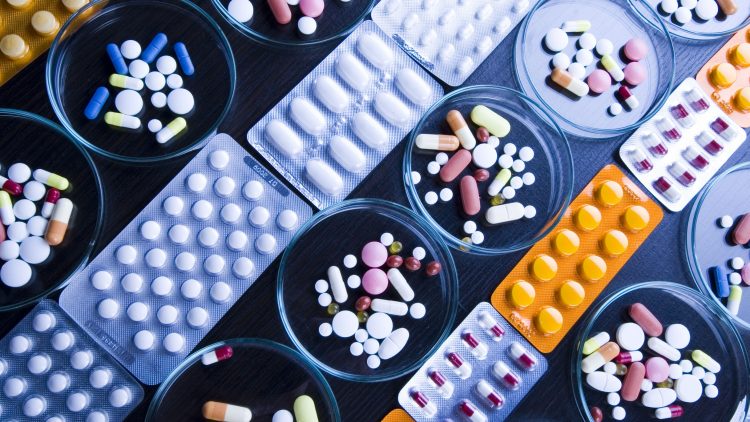 В России увеличилось количество сложных клинических исследований лекарств