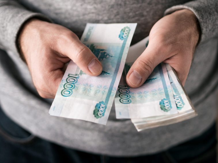 В ГД предложили увеличить максимальный размер налоговых вычетов за лекарства, лечение и другие расходы