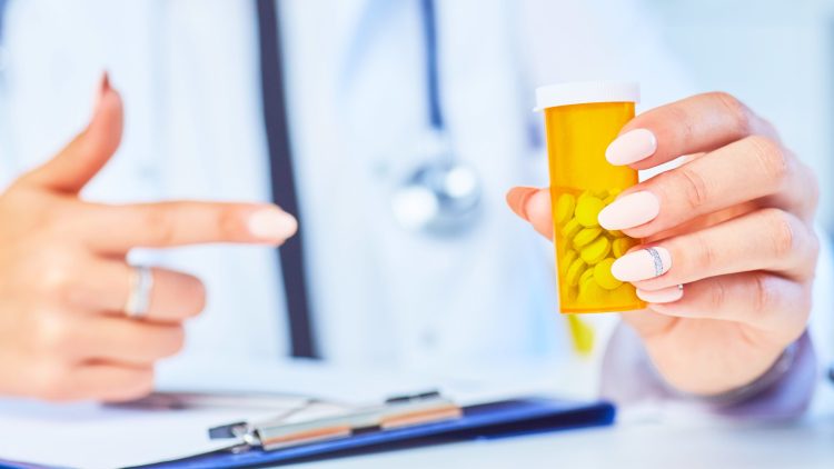 Минпромторг назвал причины для ускоренной регистрации лекарств