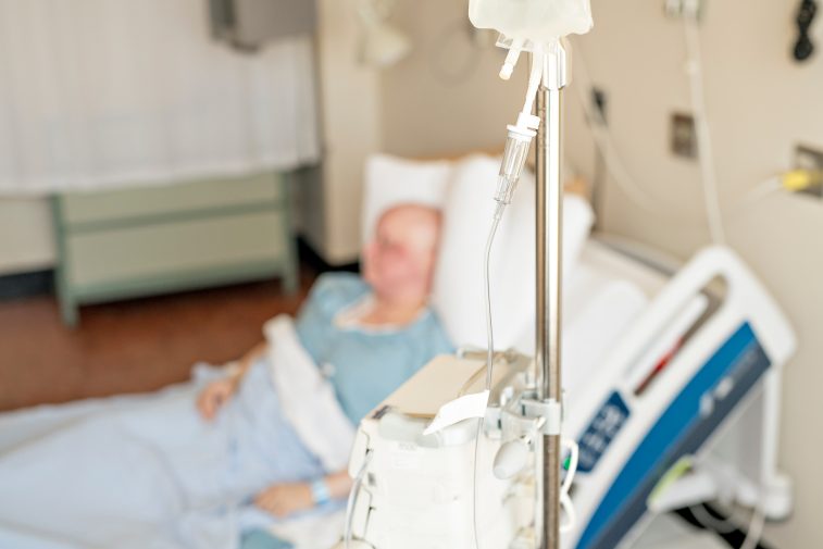 На лечение онкопациента в России требуется несколько миллионов рублей