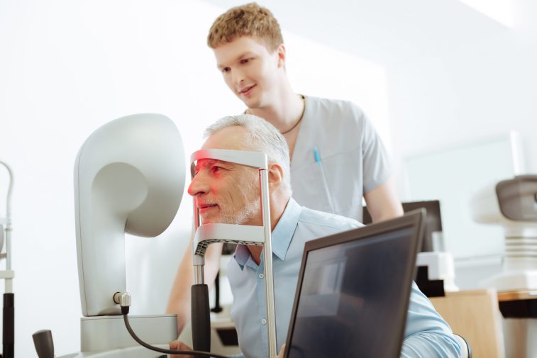 «Тихий» убийца зрения: что такое глаукома, ее симптомы и причины