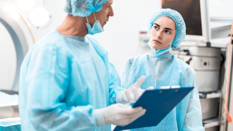 Нейрохирургов Новосибирска обучили методике DRG-стимуляции для борьбы с хронической болью