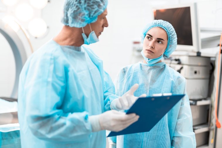 Нейрохирургов Новосибирска обучили методике DRG-стимуляции для борьбы с хронической болью