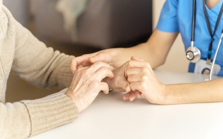 У препаратов от болезни Паркинсона обнаружили опасные побочные эффекты 