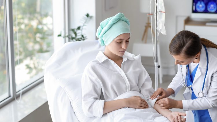 Онкопациенты смогут получать еще три вида инновационного лечения по ОМС