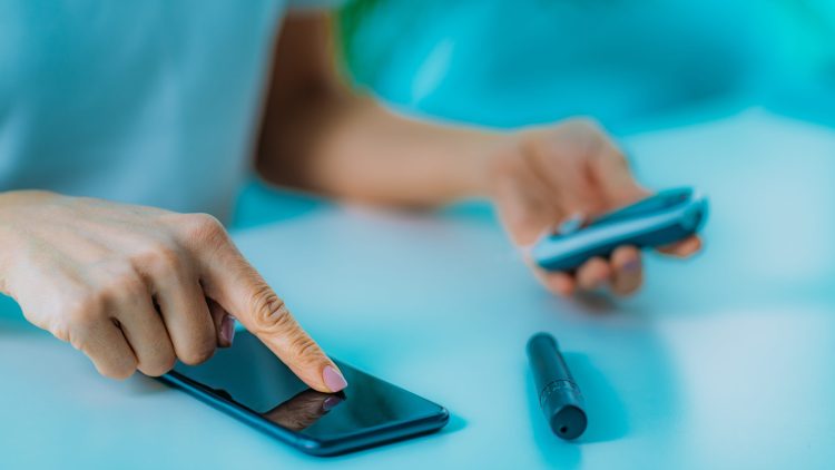 Роскомнадзор запретил диабетикам обмениваться расходниками и лекарствами через интернет