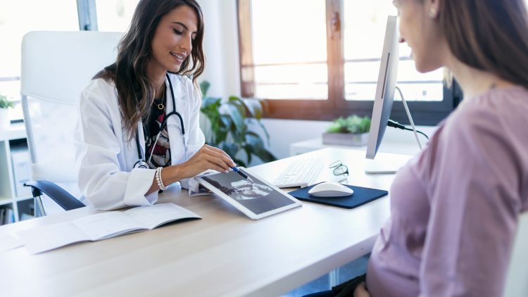 Депутаты откликнулись на просьбу о бесплатном ЭКО для жен и вдов ветеранов СВО