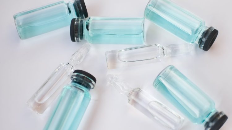 Онкопациентам по полису ОМС стали доступны еще шесть таргетных препаратов