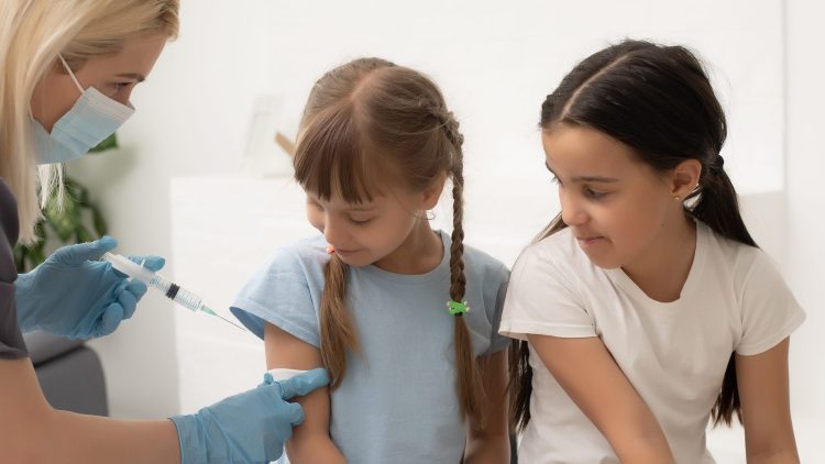 Действующий Нацкалендарь прививок от идеального отделяет 7 вакцин