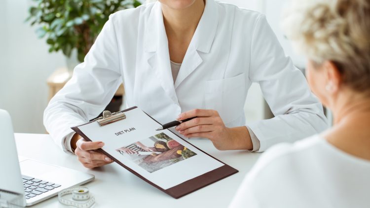 Эксперт рассказала, почему нельзя составлять рацион с помощью ИИ