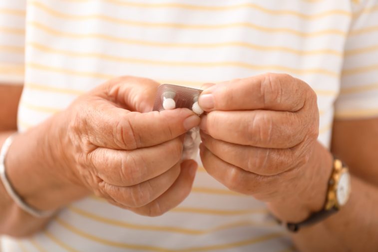 Специалисты связали употребление глюкозамина с ускорением деменции